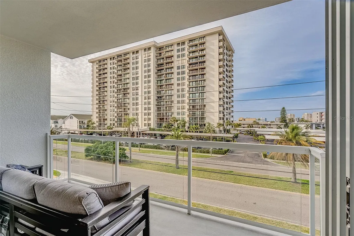 Building Photo - 415 Island Way #311