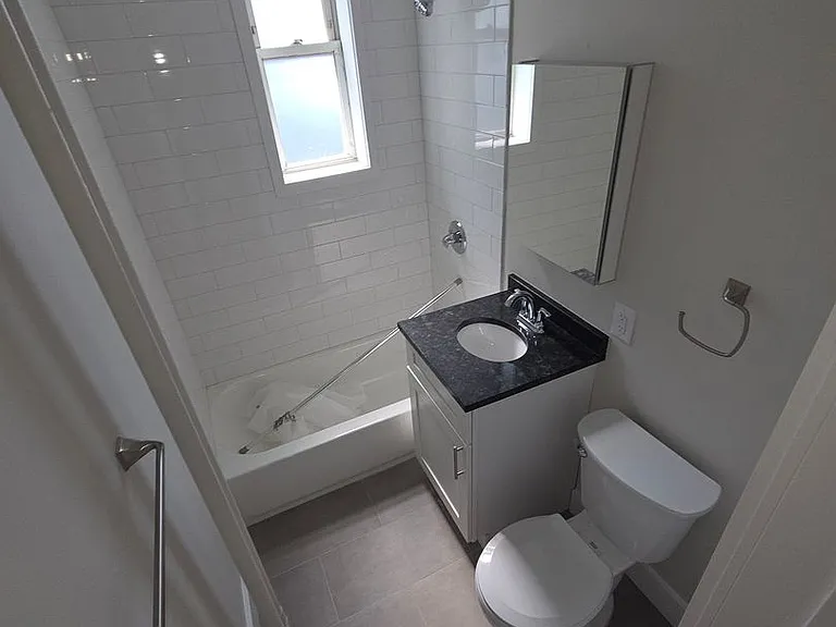 37 Hague St — Photo 7