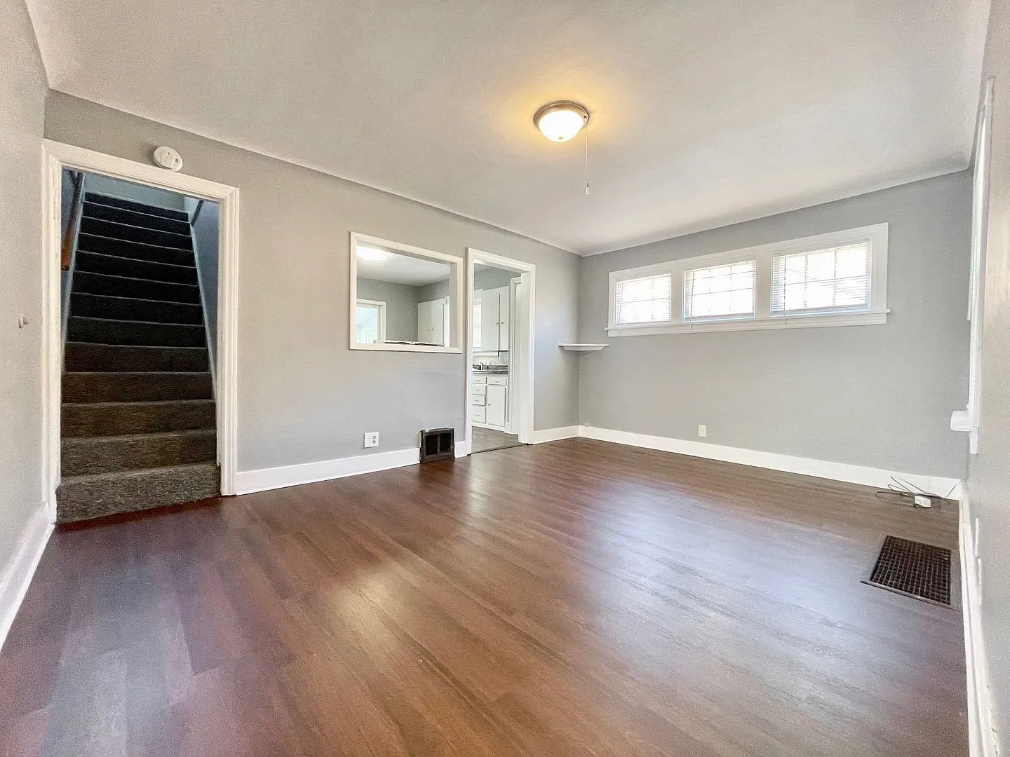 3 bed, 1.0 bath, 1092 sqft, $1,395 — Photo 3