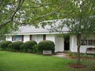 139 Cypress Cir, Alma, GA 31510