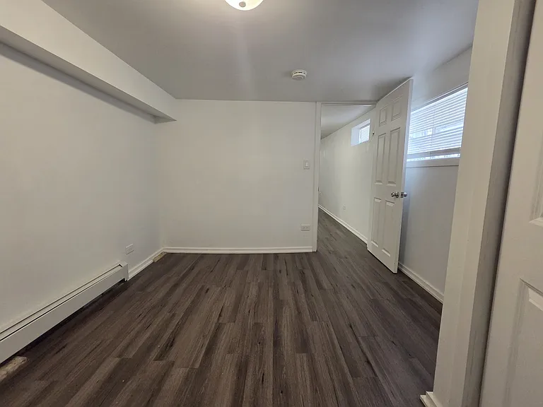 5718 W Melrose St #B — Photo 11
