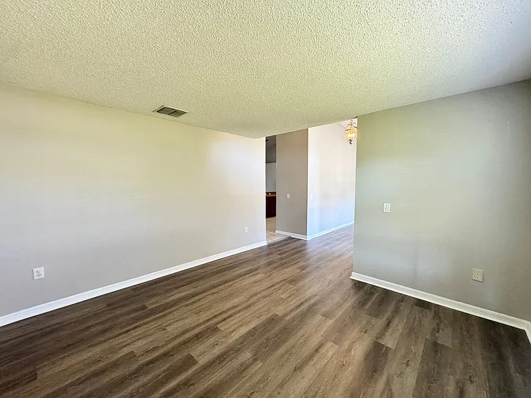 639 Bittern Ct — Photo 14