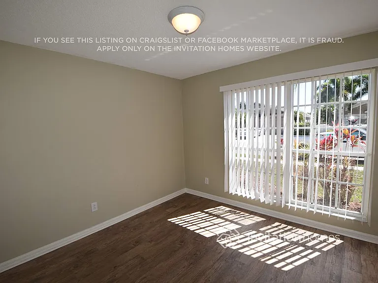 4635 Sanibel Way — Photo 11