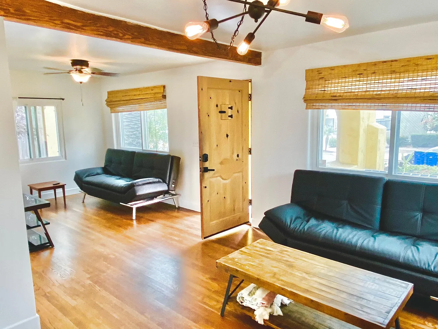 2 bed, 1100 sqft, $3,695 — Photo 3