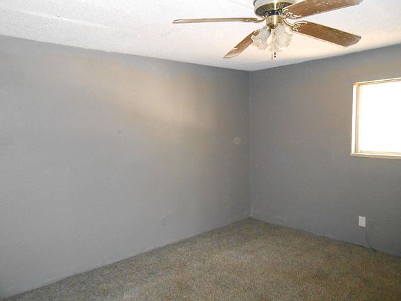 3rd image of 1320 Northcliff Ave