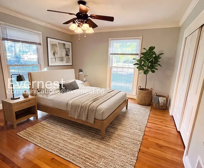 570 Hawkins Dr — Photo 7