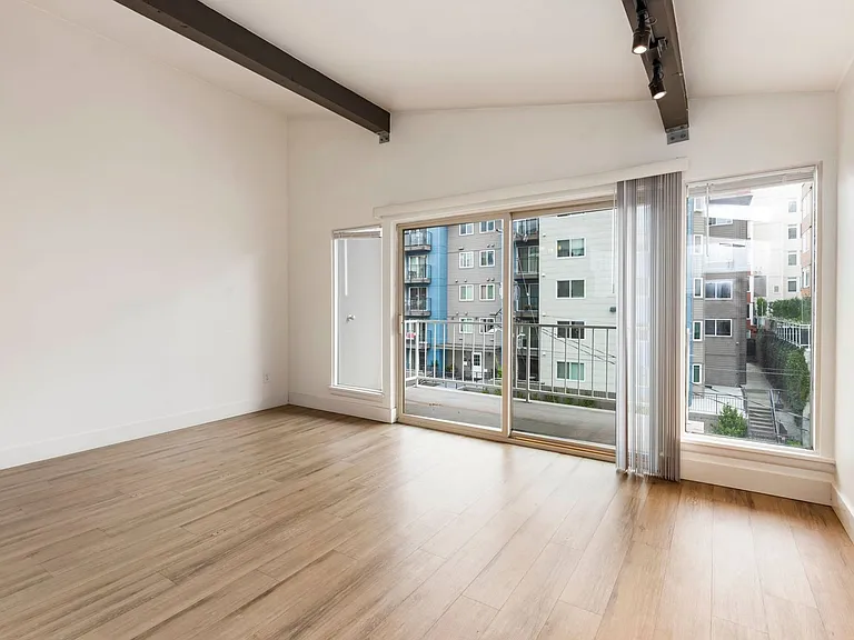 1613 Summit Flats — Photo 5