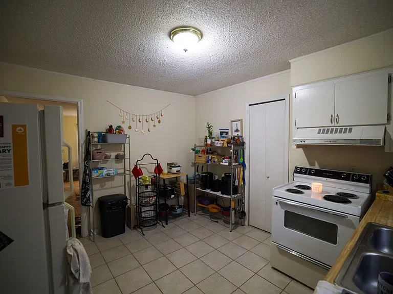 505 Old Central Rd — Photo 9