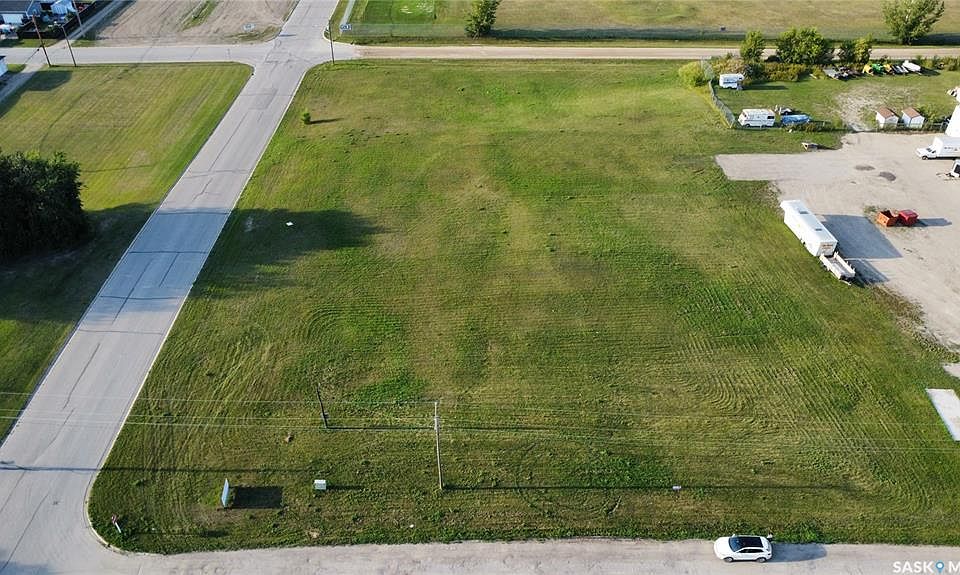 2nd image of 701 Nipawin ROAD E