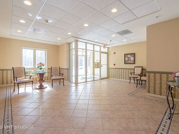 2nd image of 6801 N Milwaukee Ave APT 505