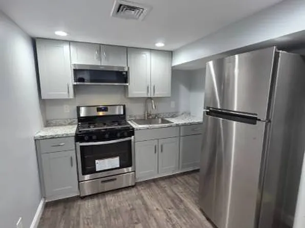 (undisclosed Address), Selden, NY 11784