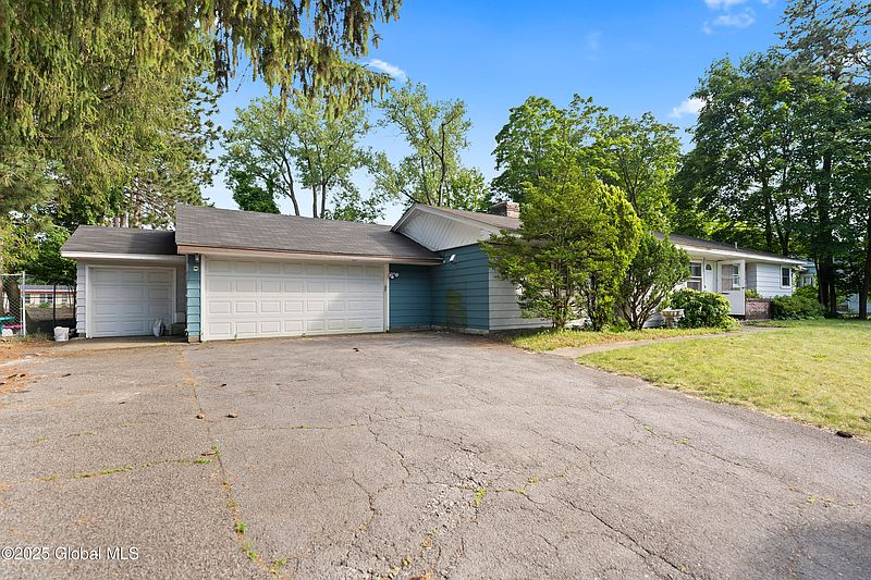 2nd image of 6262 Johnston Road