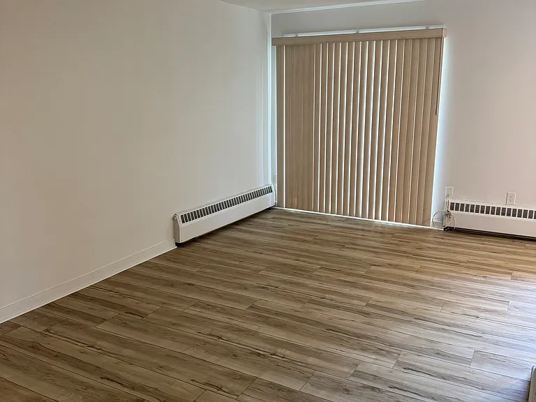 192 Churchill Rd S #302 — Photo 8