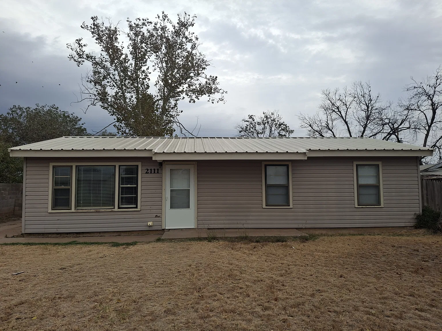3 bed, 1015 sqft, $1,700 — Photo 1