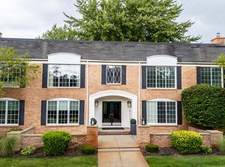 150 E Long Lake Rd, Bloomfield Hills, MI 48304