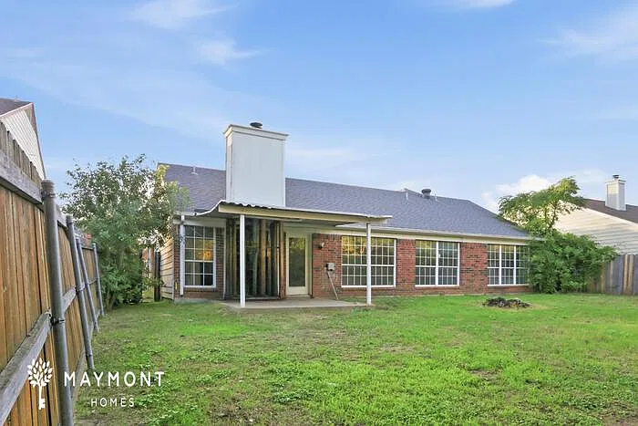 3 bed, 2.0 bath, 1654 sqft, $1,995 — Photo 3