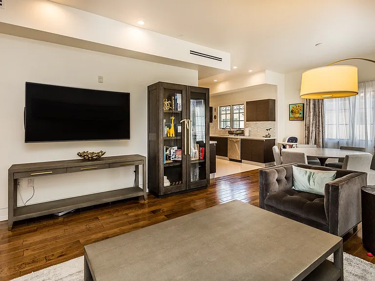 225 S Hamilton Dr #308 — Photo 4