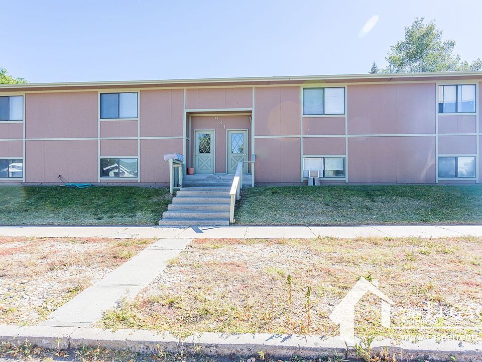 2nd image of 901 E 4th St APT 4