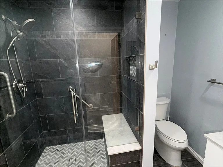 844 Woodlawn St #A — Photo 10