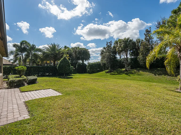 4127 Siena Cir — Photo 39