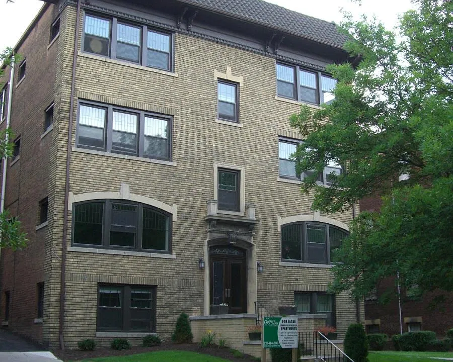 2492 Derbyshire Rd #4