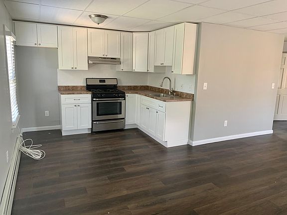 kitchen area (fridge is included)