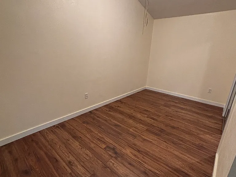 122 Caldwell St — Photo 9