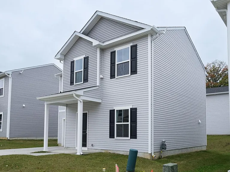 664 Crossings Ln — Photo 2