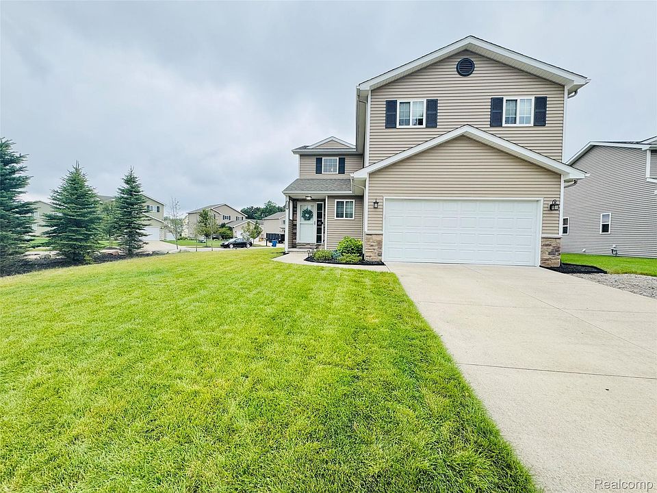 1st image of 149 Fountain Park Dr