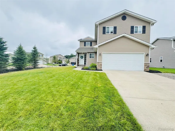 149 Fountain Park Dr, Waterford, MI 48327