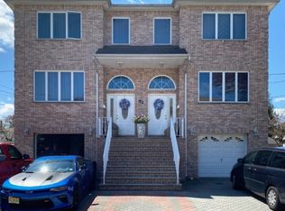 52 Kossuth St, Wallington, NJ 07057