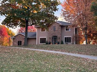 44 McIntosh Rd E, La Crescent, MN 55947