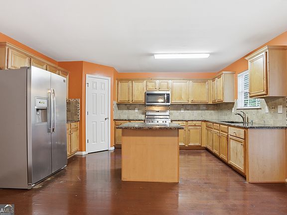 4th image of 3475 Midway Cove Dr