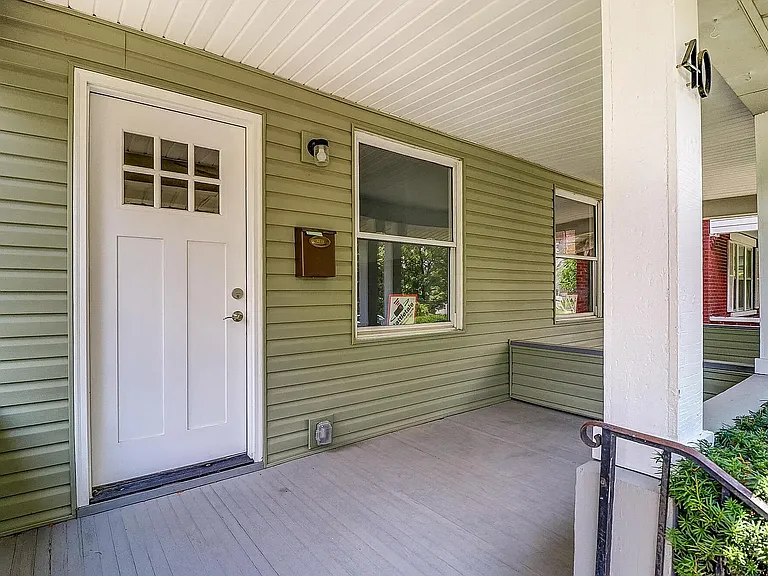 40 E Markison Ave — Photo 2