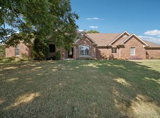 3502 River Bend Rd, Muskogee, OK 74403