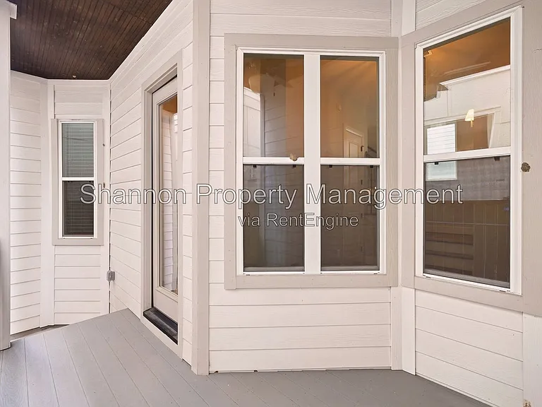 1204 W 16th St #B — Photo 54