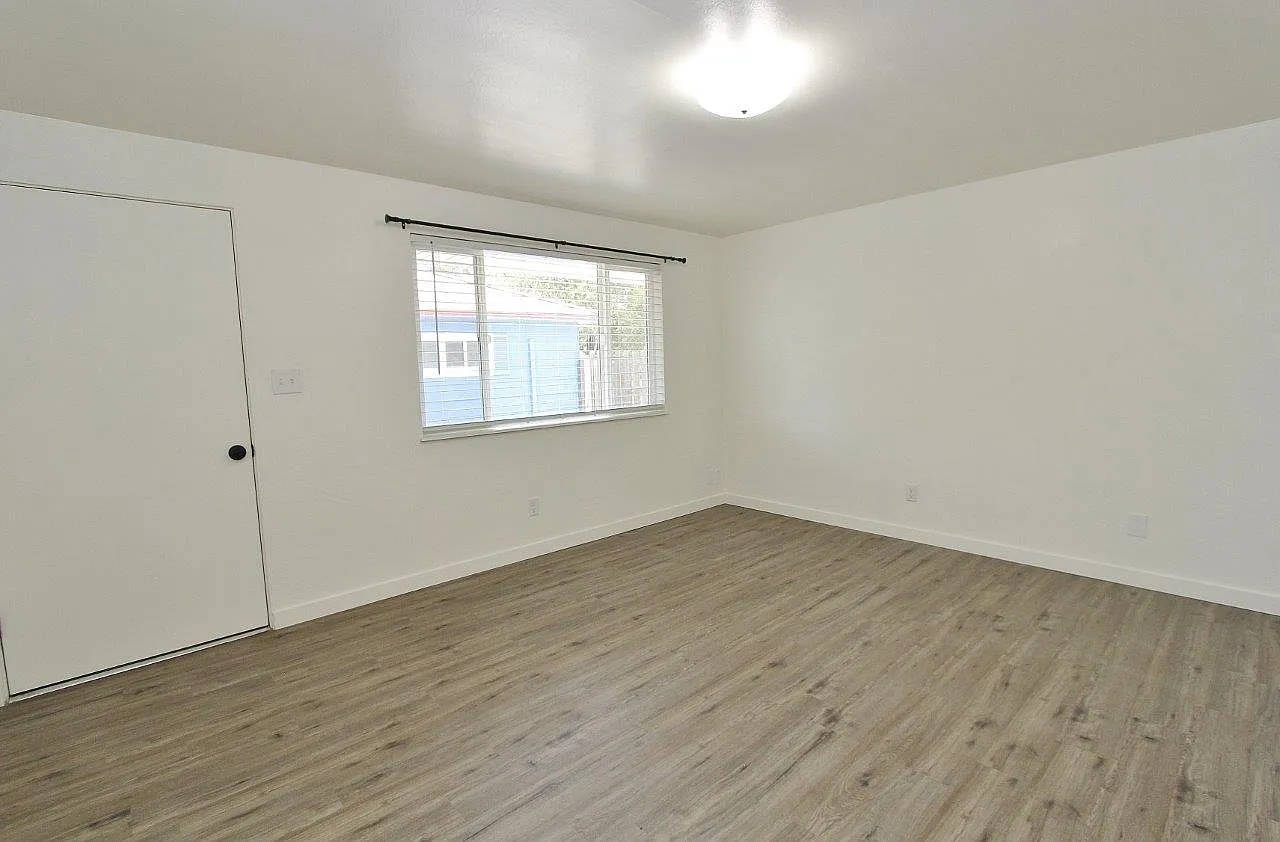 1 bed, 700 sqft, $1,025 — Photo 2