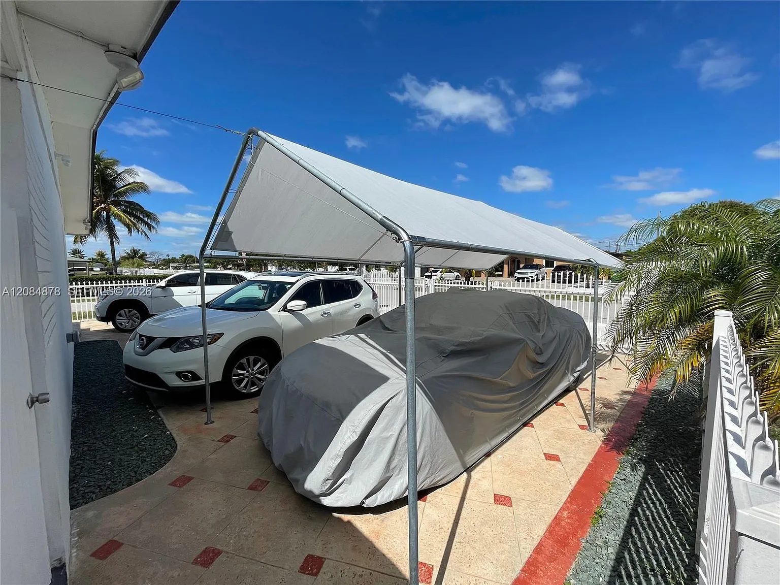 North Miami Highlands — Photo 4