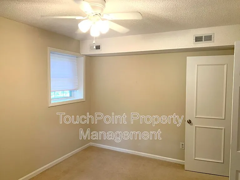 1114 Glenshannon Rd — Photo 18
