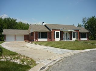 737 Lewis Dr, Hesston, KS 67062