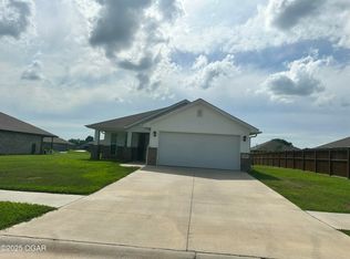 2000 Eagle Dr, Neosho, MO 64850