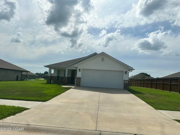 2000 Eagle Dr