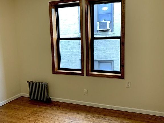 5th image of 3909 47th Ave APT D2