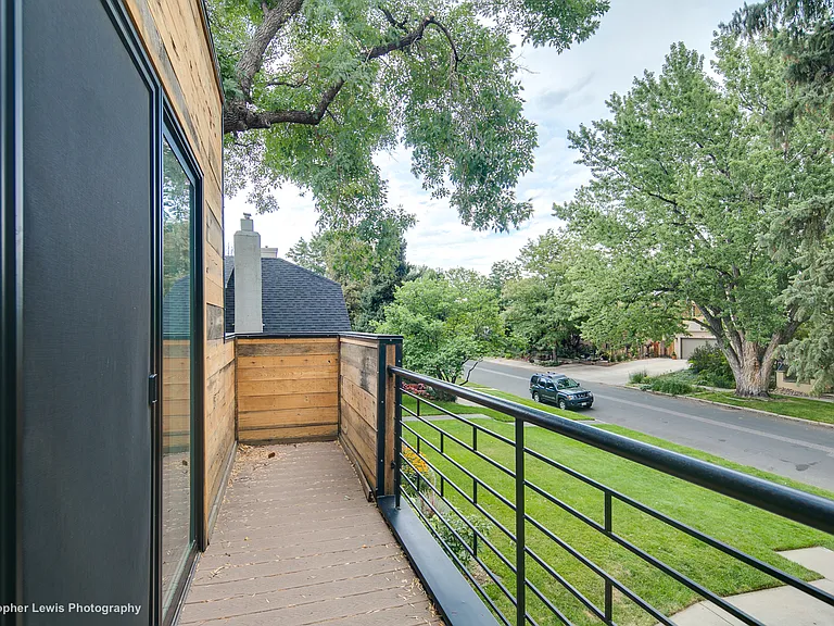 245 N Jackson St — Photo 15