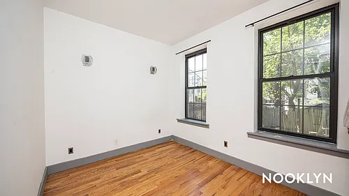 81A Cornelia St Photo 1