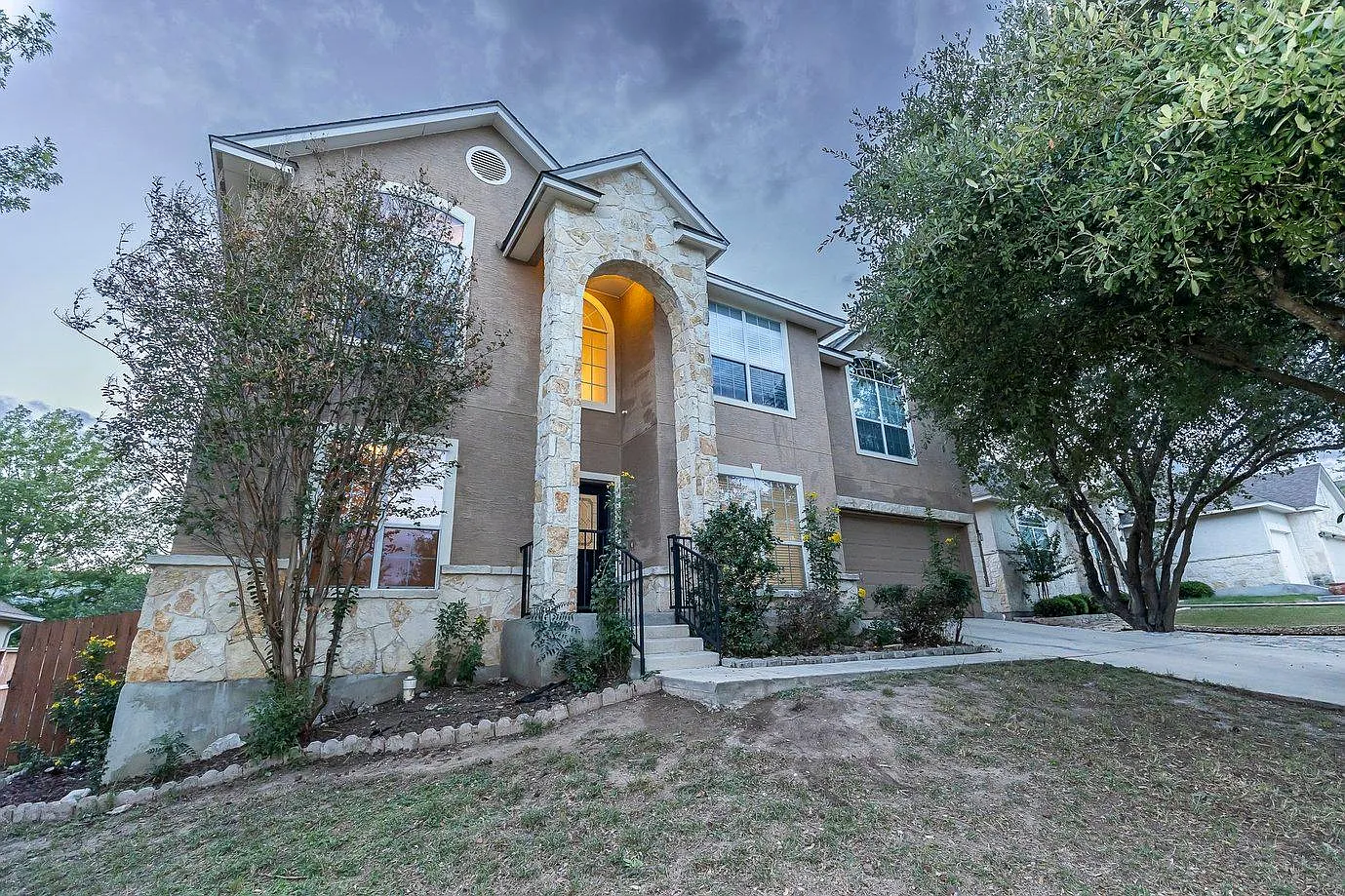 5 bed, 2906 sqft, $2,799 — Photo 1