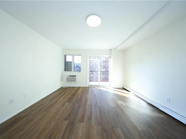 1856 East 13th Street image 5 of 27