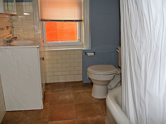 2nd Floor Bathroom