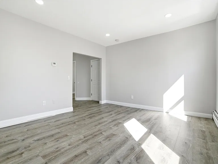 254 Auburn St #1 — Photo 10