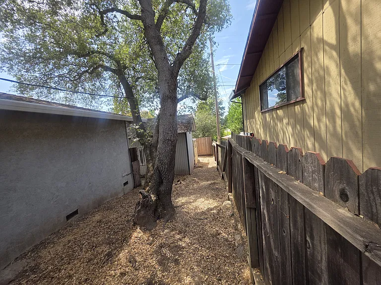 4760 Northglen St — Photo 12